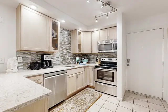 Kitchen at Fiddler’s Cove 4B